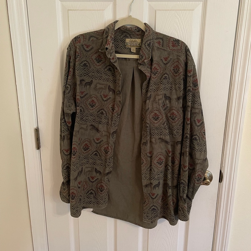 Cabela’s Vintage Aztec Wolf Button Down L
